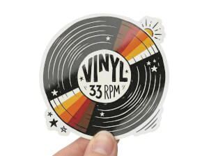 Konturskuret klistermärke i vit vinyl med färgstarkt tattoo-motiv